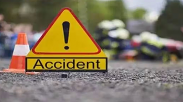 A-Collision-Between-A-Trolley-And-A-Car-On-Amritsar-pathankot-National-Highway-3-Died