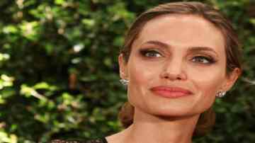 ਭੂਚਾਲ ਪੀੜਤਾਂ ਦੀ ਮਦਦ ਲਈ ਅੱਗੇ ਆਈ Angelina Jolie