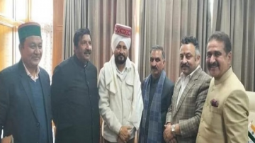 ਸਾਬਕਾ CM ਚਰਨਜੀਤ ਚੰਨੀ ਨੇ ਪੱਗ ਤੇ ਰੱਖੀ ਟੋਪੀ, SGPC ਨੇ ਸਿੱਖ ਸੰਗਤ ਤੋਂ ਮੁਆਫੀ ਮੰਗਣ ਲਈ ਕਿਹਾ