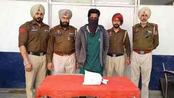 ਪੰਜਾਬ ਪੁਲਿਸ ਨੇ ਗੈਂਗਸਟਰ ਤੇਜਾ ਦੇ ਕਰੀਬੀ ਵਿੱਕੀ ਨੂੰ ਕੀਤਾ ਕਾਬੂ, ਗੱਡੀ ਤੇ ਹਥਿਆਰ ਬਰਾਮਦ