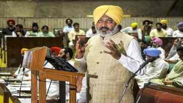 ਇਸ ਵਾਰ ਵੀ ਨਹੀਂ ਹੋਇਆ ਬਜਟ ਸੈਸ਼ਨ ਚ ਔਰਤਾਂ ਨੂੰ 1000 ਹਜ਼ਾਰ ਰੁ. ਦੇਣ ਦਾ ਐਲਾਨ