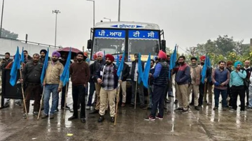 ਪੰਜਾਬ ਰੋਡਵੇਜ਼/ਪਨਬਸ/prtc ਦੇ ਕੰਟਰੈਕਟ ਮੁਲਾਜ਼ਮਾਂ ਨੇ ਸੀਟਾਂ ਤੋਂ ਵੱਧ ਸਵਾਰੀਆਂ ਚੜ੍ਹਾਉਣ ਤੋਂ ਕੀਤੀ ਨਾਂਹ