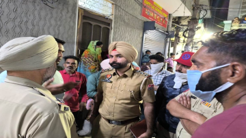 ਭੇਤਭਰੇ ਹਾਲਾਤ 'ਚ ਤਾਲਾ ਬੰਦ ਘਰ 'ਚੋਂ ਔਰਤ ਦੀ ਗਲੀ ਸੜੀ ਲਾਸ਼ ਬਰਾਮਦ, ਇਲਾਕੇ 'ਚ ਫੈਲੀ ਦਹਿਸ਼ਤ