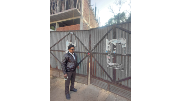 MC seals five illegal shops in Model Town ext and a building near Saggu chowk 