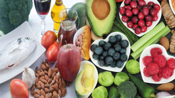 Curb Bad Cholesterol : Easy And Effective Ways To Fight The Modern Day Illness.